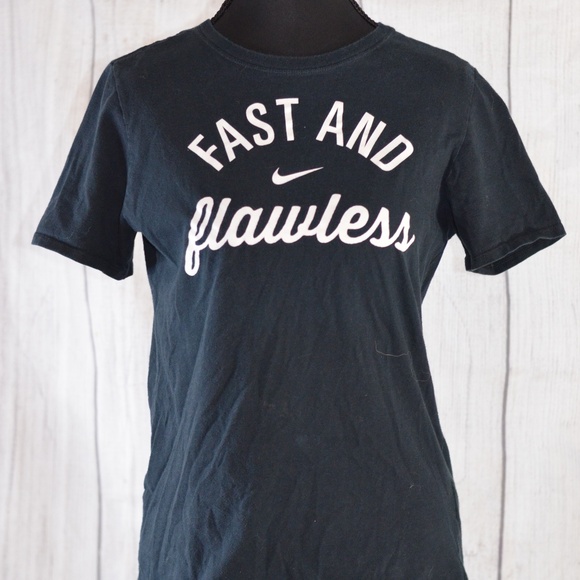Nike Tee - Picture 1 of 1